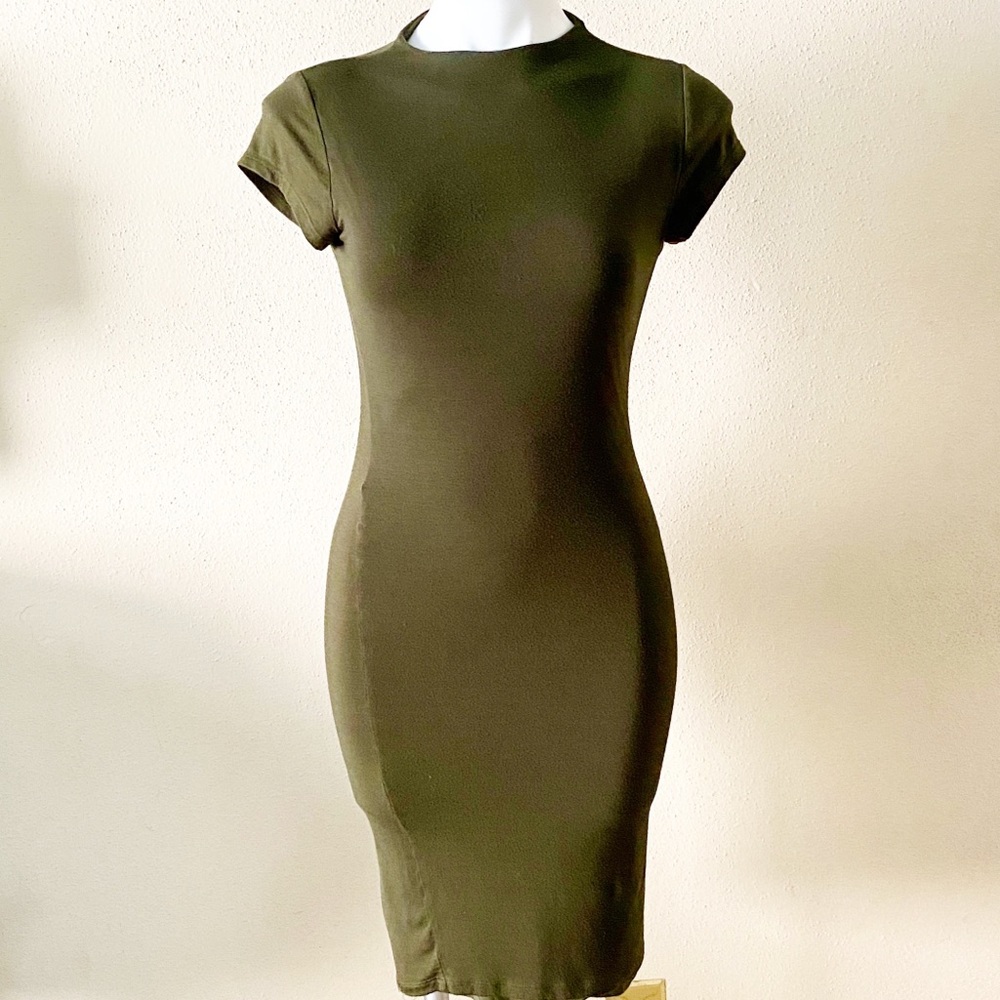 3/$15 Purple snow green bodycon dress
